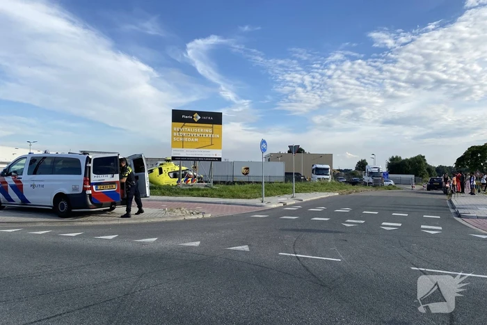 Man zwaargewond na steekincident in woonwijk