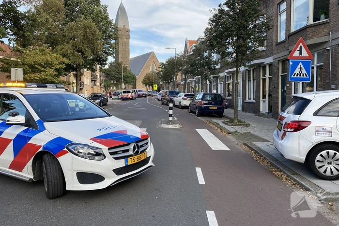 Man zwaargewond na steekincident in woonwijk