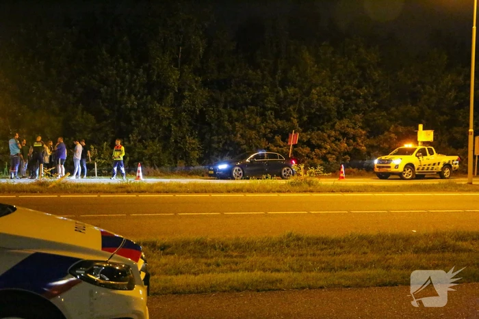 Personenauto belandt ondersteboven in bosschage
