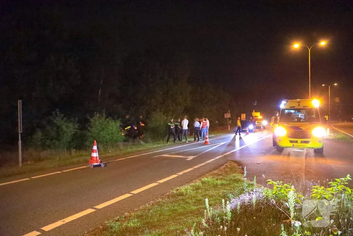 Personenauto belandt ondersteboven in bosschage