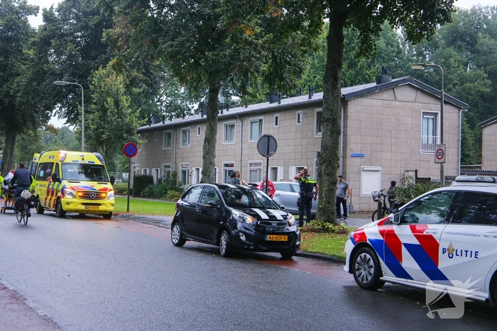 Fietsster gaat onderuit op glad wegdek