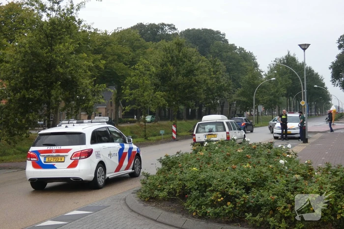 Schade aan personenauto's door frontale botsing