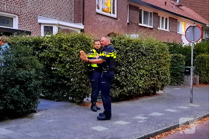 Brandweer blust brand in leegstaande woning