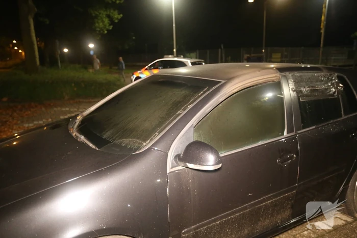 Politie doet onderzoek naar brand in personenauto