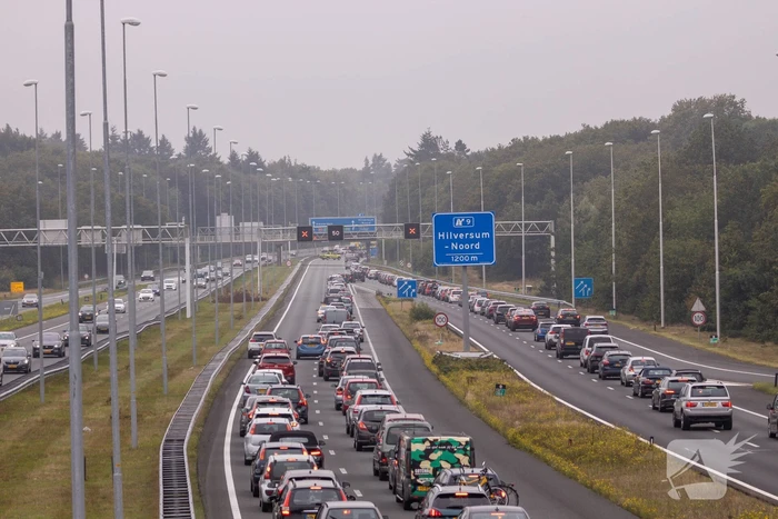 Enorme files door ongeval knooppunt Eemnes