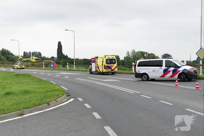 Traumahelikopter landt voor ongeval op kruising
