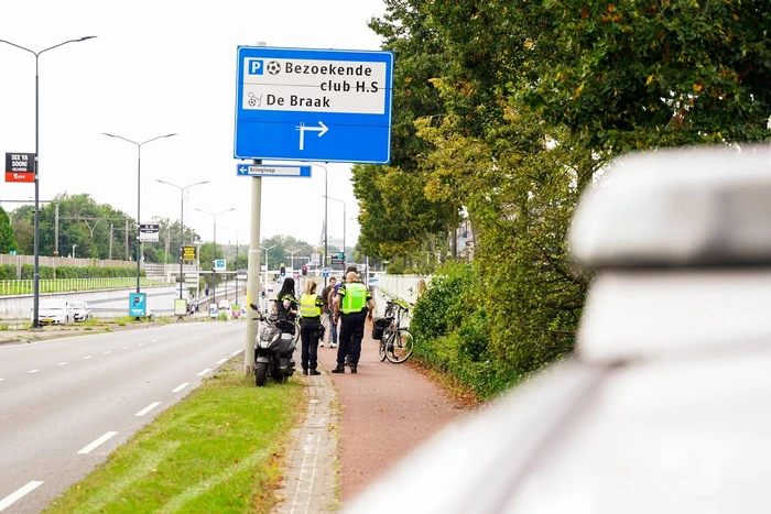 Fietser komt in botsing met scooter