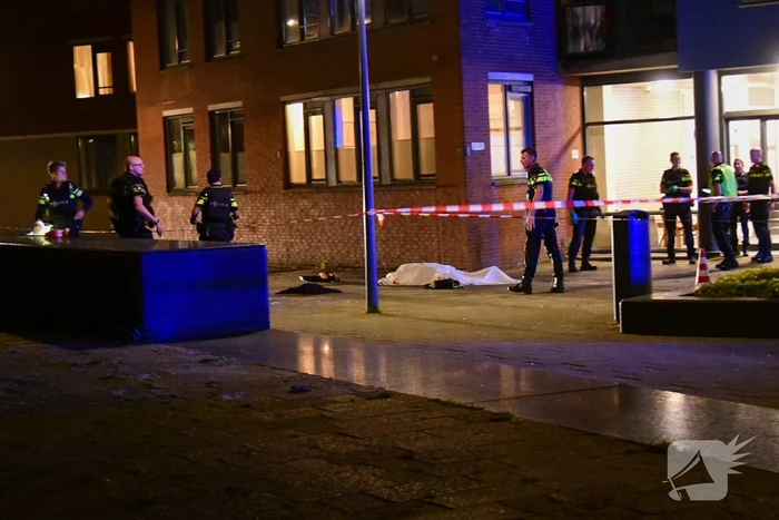 Persoon doodgeschoten nabij moskee