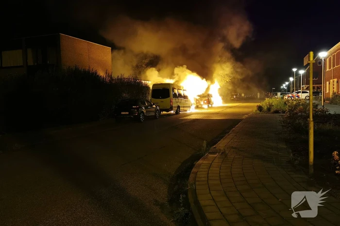 Meerdere voertuigen in brand