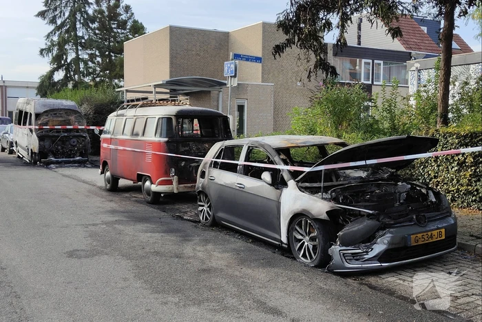 Enorme schade bij forse autobranden