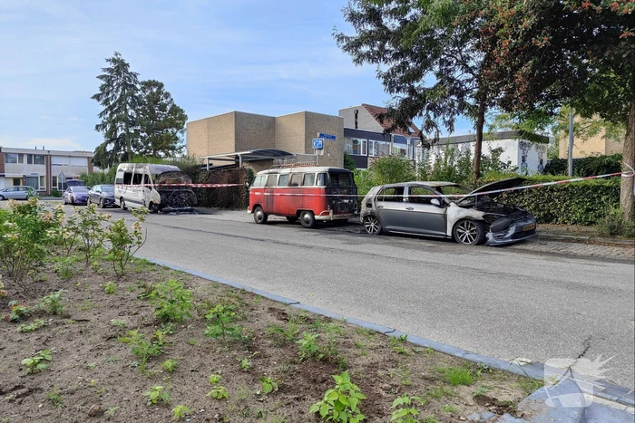 Enorme schade bij forse autobranden