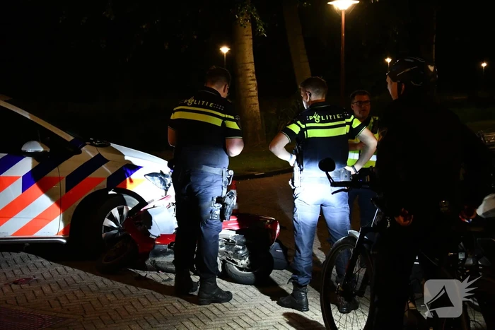 Scooter crasht bij achtervolging