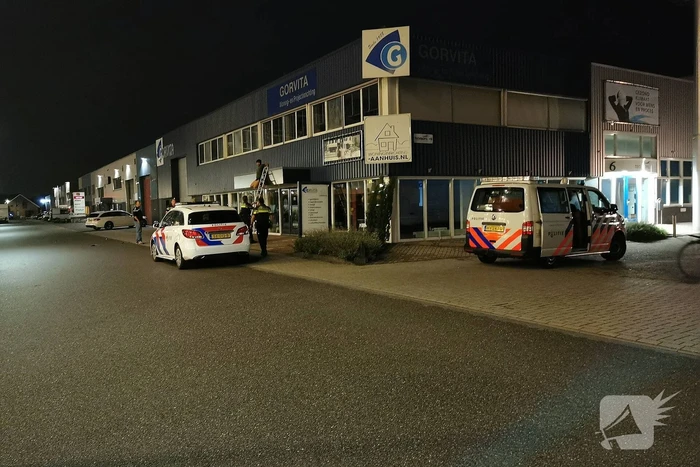 Politie haalt man van dak die vernielingen pleegt