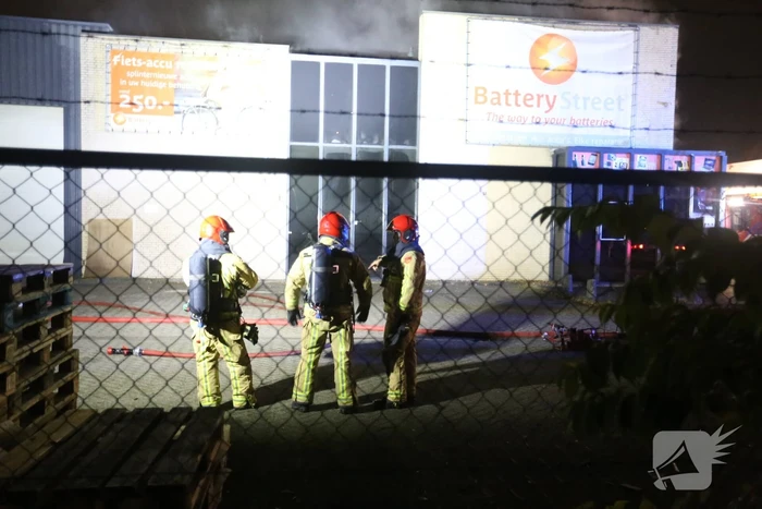 Grote brand bij bedrijfspand