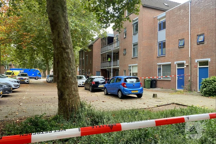 Overleden persoon aangetroffen in woning Prins Alexander