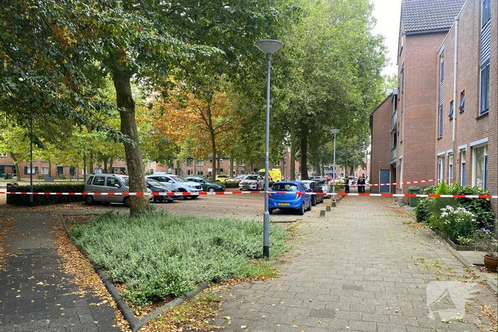 Overleden persoon aangetroffen in woning Prins Alexander