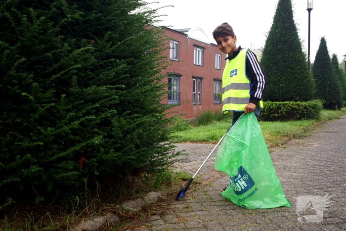 Basisschoolleerlingen speuren naar straatafval