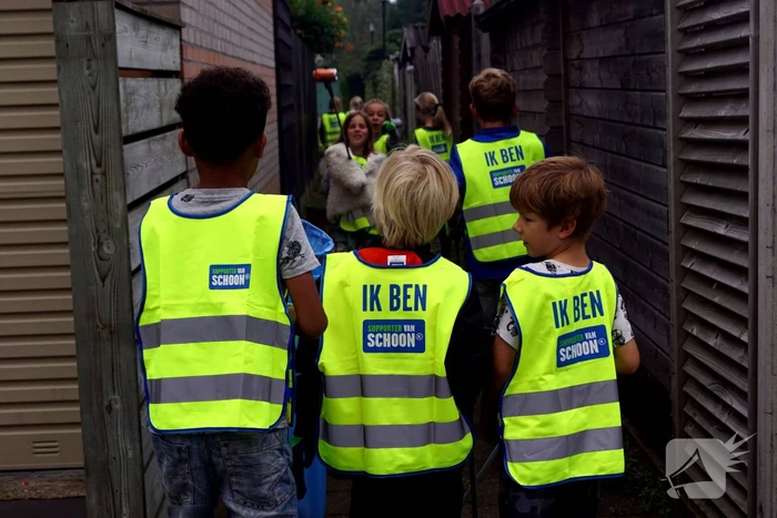 Basisschoolleerlingen speuren naar straatafval