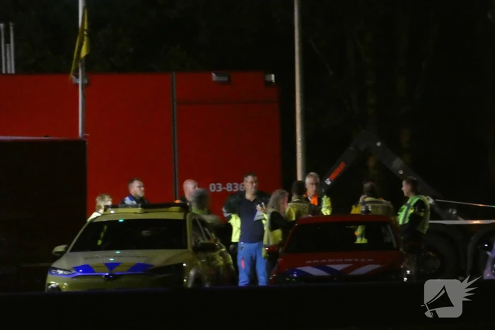 Tankstation en omgeving afgezet door lekkende stof uit vrachtwagen