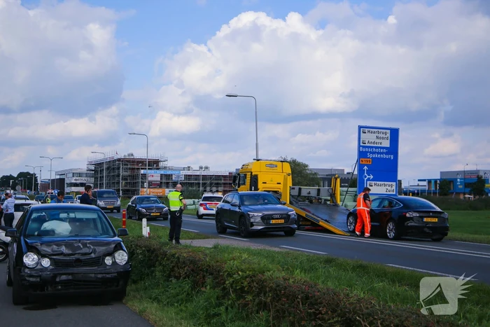 Schade aan personenauto's door kopstaart botsing