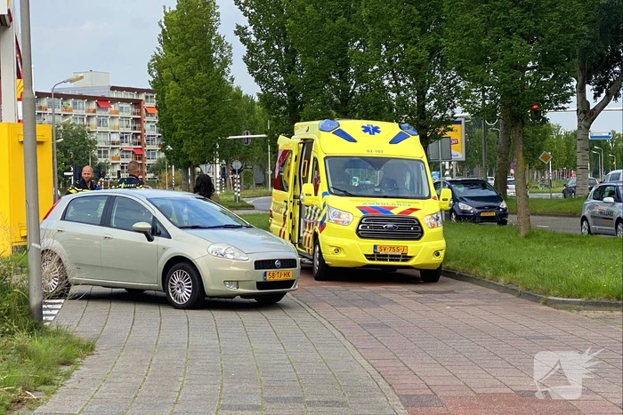 Persoon gewond bij aanrijding met auto