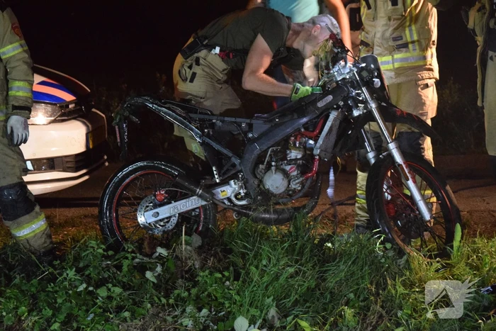 Persoon zwaargewond na ongeval met brommer