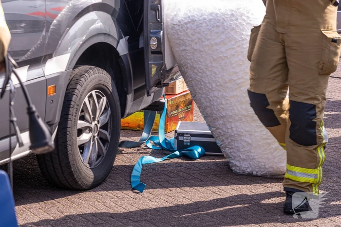 Bewoner aangehouden na vondst 500kg illegaal vuurwerk