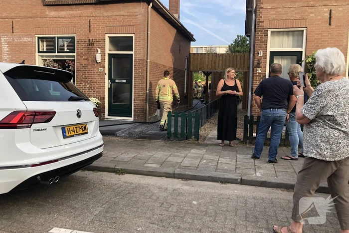 Gasfles van barbecue vliegt in brand