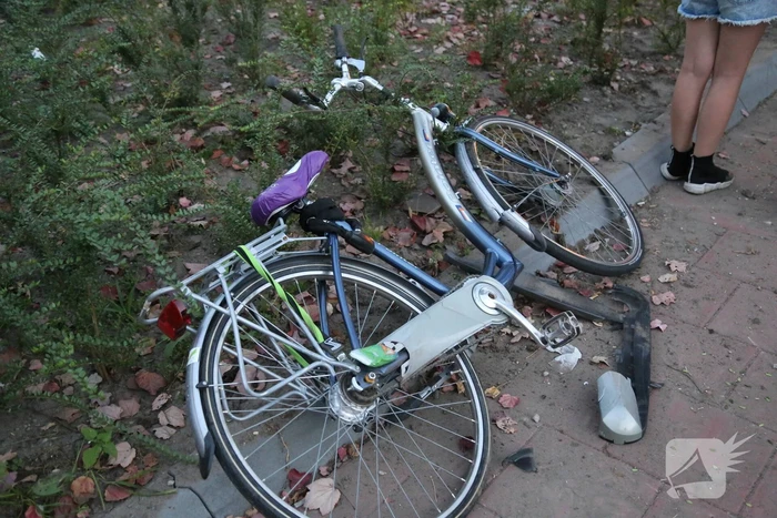 Fiets in de kreukels na aanrijding met auto