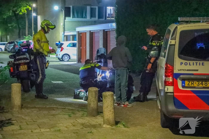 Scooterrijder gaat onderuit tijdens achtervolging