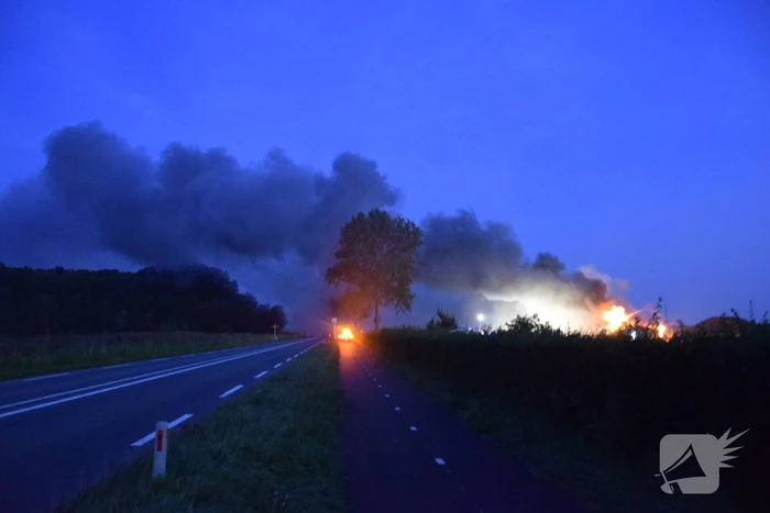 Uitslaande brand in bouwkeet