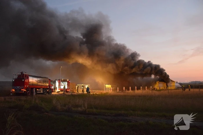 Uitslaande brand in bouwkeet