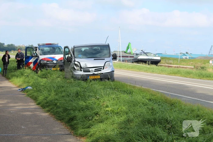 Kop-staart botsing tussen twee voertuigen