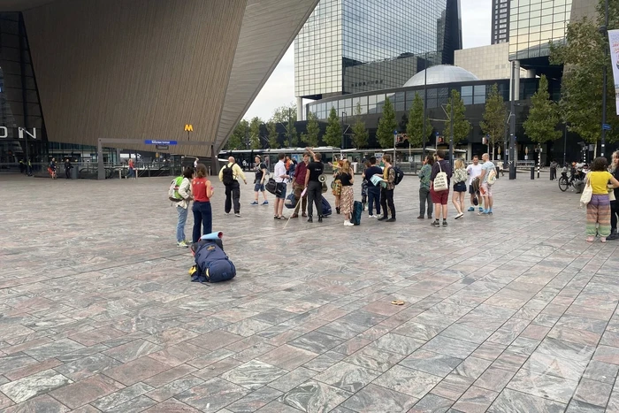 Demonstratie extinction rebellion voor Rotterdam centraal