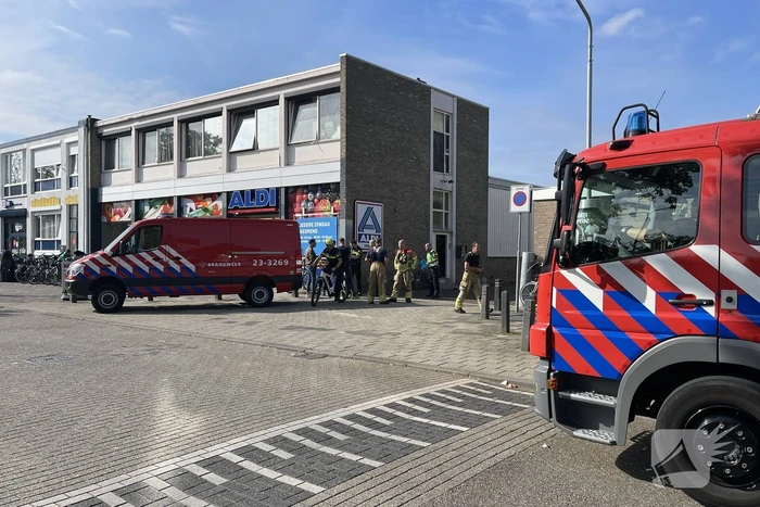 EOD onderzoekt mogelijke explosieve stoffen in bovenwoning