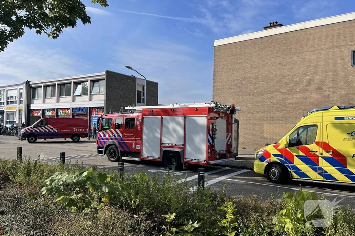 EOD onderzoekt mogelijke explosieve stoffen in bovenwoning