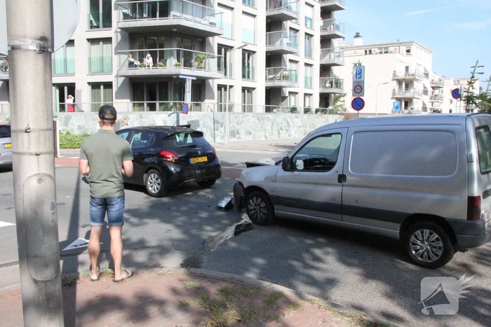Drie voertuigen betrokken bij botsing