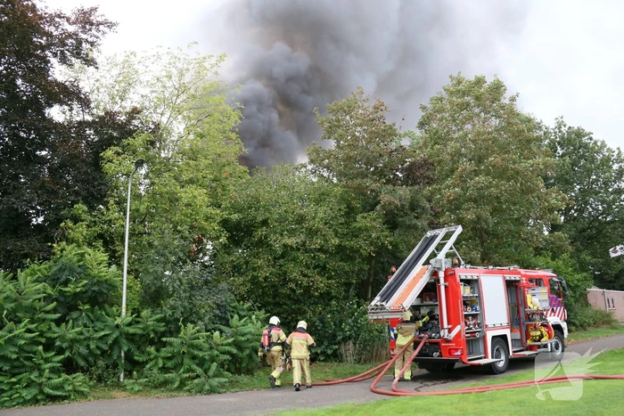 Uitslaande brand bij De Bowlingboerderij