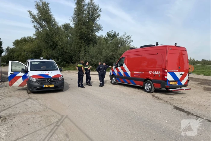 Zoekactie na aantreffen kledingstukken in natuurgebied
