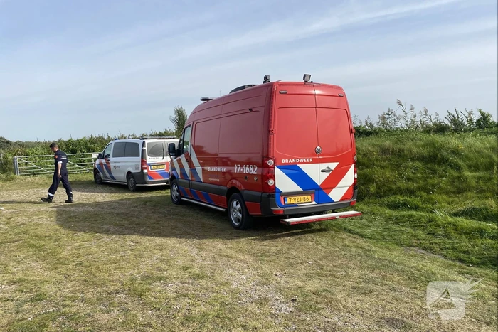 Zoekactie na aantreffen kledingstukken in natuurgebied