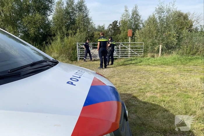Zoekactie na aantreffen kledingstukken in natuurgebied