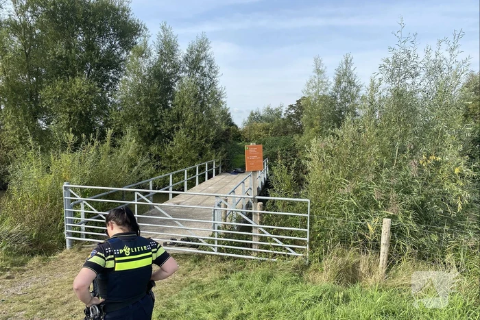 Zoekactie na aantreffen kledingstukken in natuurgebied