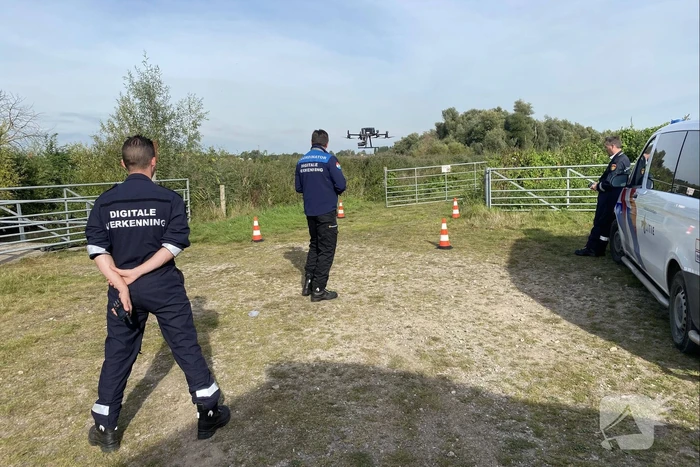 Zoekactie na aantreffen kledingstukken in natuurgebied