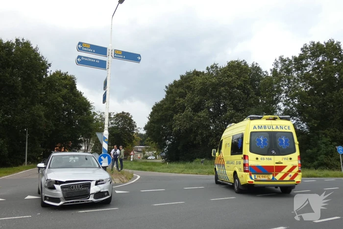 Auto's botsen op kruising