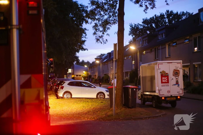Brandweer doet controle na brand in Picnic-wagen