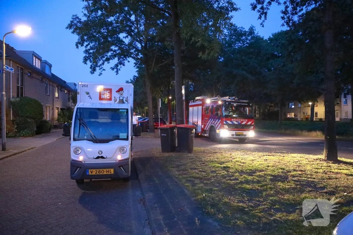 Brandweer doet controle na brand in Picnic-wagen