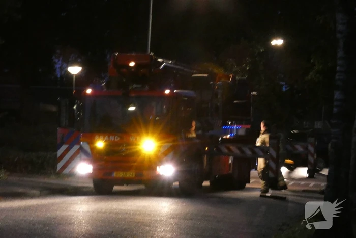 Brandweer blust schoorsteenbrand