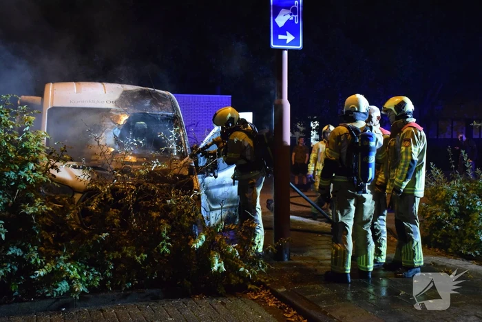 Bestelbus total-loss na brand