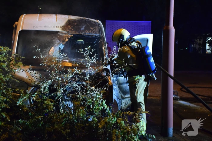 Bestelbus total-loss na brand