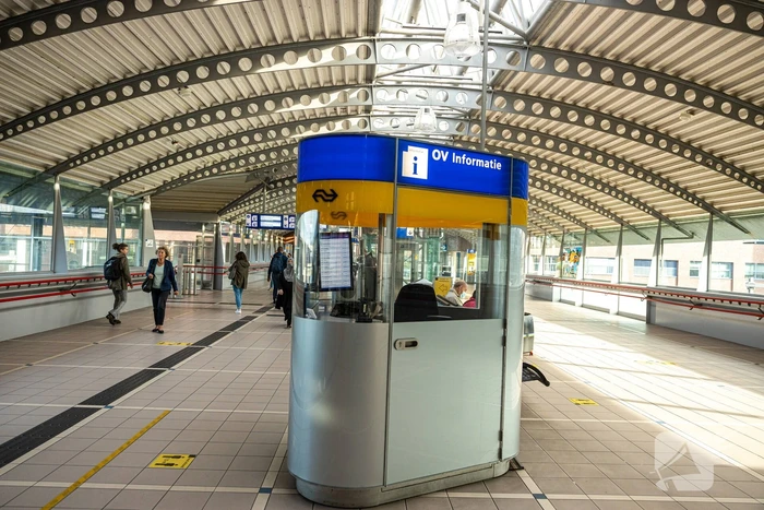 Servicemedewerkers NS leggen werk neer